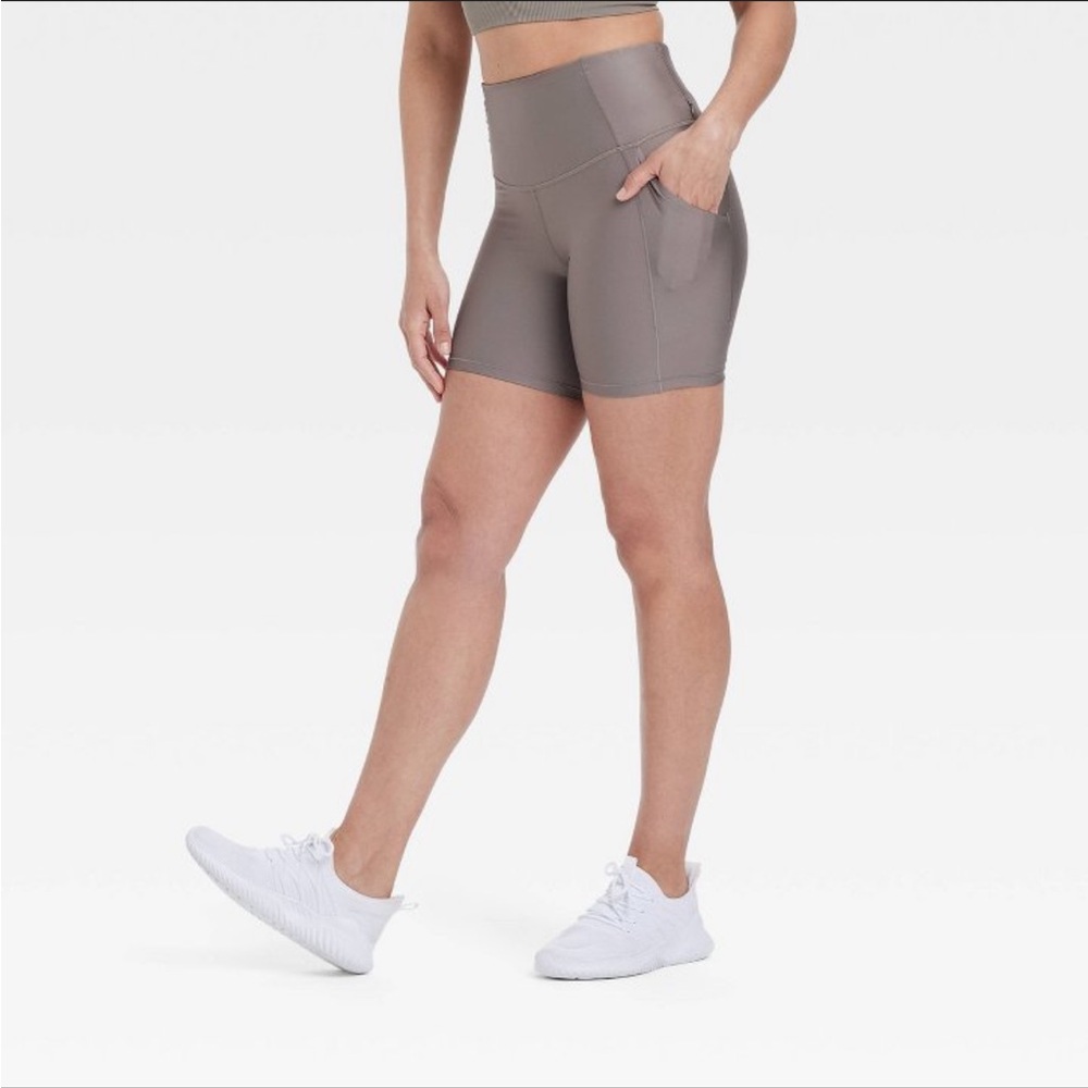 Effortless Support High-Rise Pocketed Bike Shorts 6" All In Motion Taupe Medium